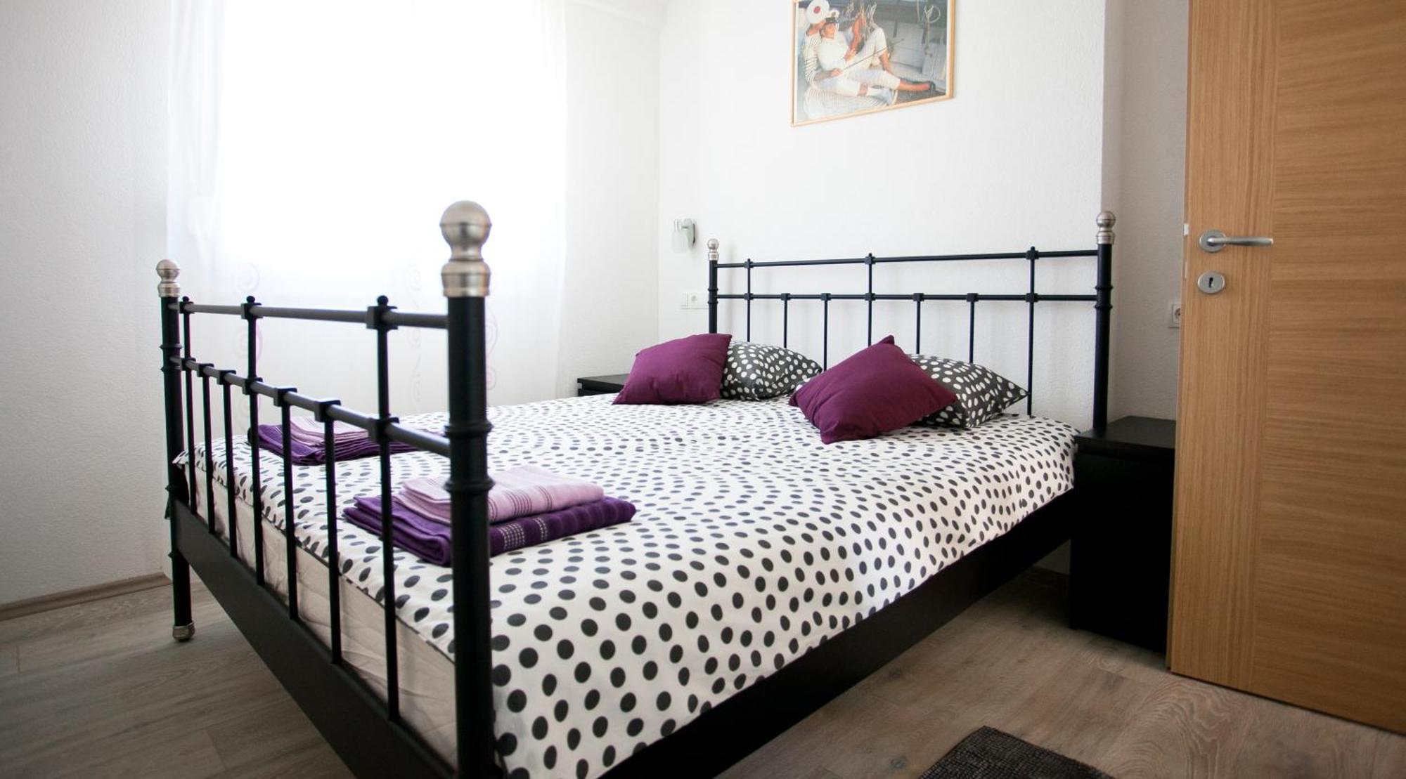 Apartments Medvid Trogir Rom bilde