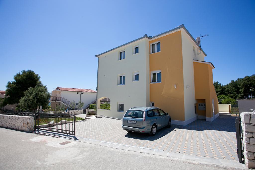 Apartments Medvid Trogir Eksteriør bilde