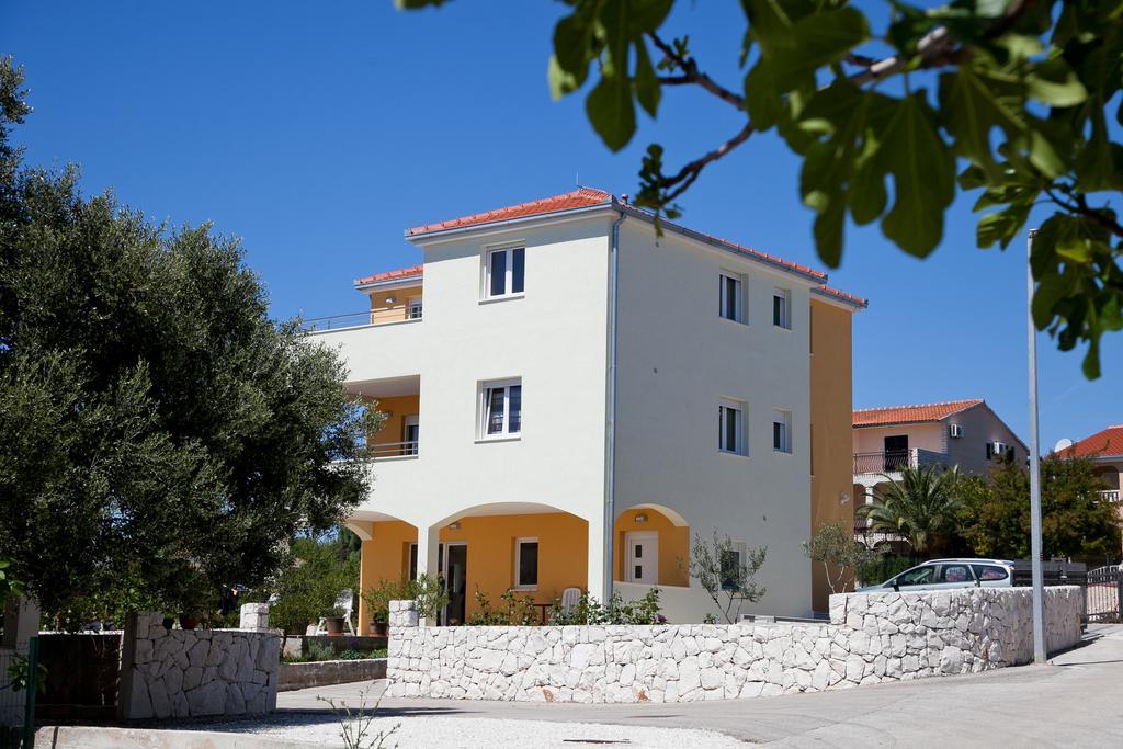 Apartments Medvid Trogir Eksteriør bilde