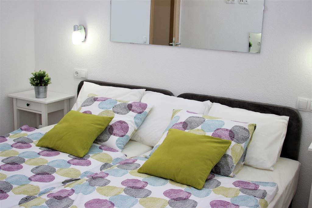 Apartments Medvid Trogir Eksteriør bilde